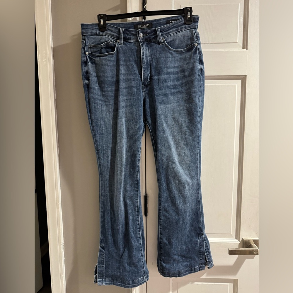 Judy Blue Slim Bootcut Jeans Size 14W
Great Condition